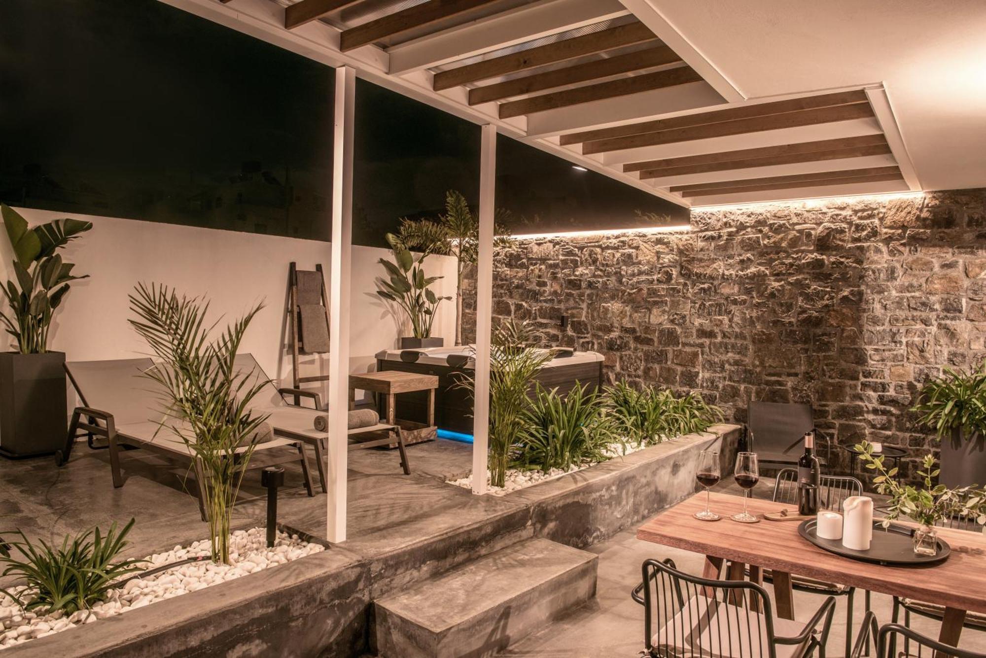 Icos 1 Hersonissos (Crete)